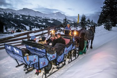 Pferdekutschenfahrten mit anschliessendem Fondue in der PRIVÀ Alpine Lodge