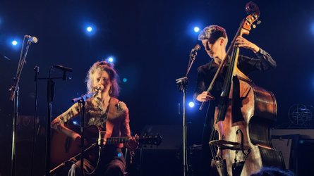 Pelz, Liäder us dä Schiäflag in Mundart und Rumänisch