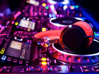 11-Free Party in Brigels