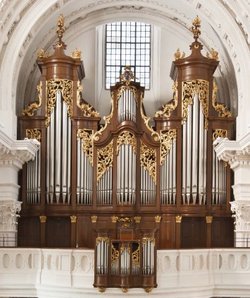 Orgelkonzert in der St. Ursenkathedrale - an zwei Orgeln