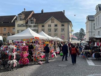 Warenmarkt / Monatsmarkt
