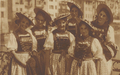Buchvernissage & Eröffnung Kabinettausstellung 100 Jahre Trachtengruppe Baden