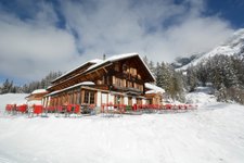 © Berghotel Oeschinensee: Aussenansicht