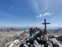 Aroser Rothorn et Erzhorn avec la cabane Ramoz