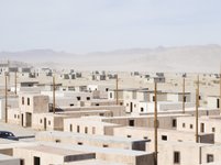 Andrea Orejarena & Caleb Stein, Fort Irwin Fake Iraqi Village, 2022 Copyright: © Orejarena & Stein. Courtesy Palo Gallery, NY.