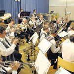 Mit dem in jeder Hinsicht gelungenen Jahreskonzert sagten die Grosser Musikantinnen und Musikanten ihrem Publikum f&uuml;r die immer wiederkehrende Treue und Unterst&uuml;tzung auf die wohl sch&ouml;nste Art und Weise &laquo;Dankesch&ouml;n&raquo;. Bild Franz K&auml;lin