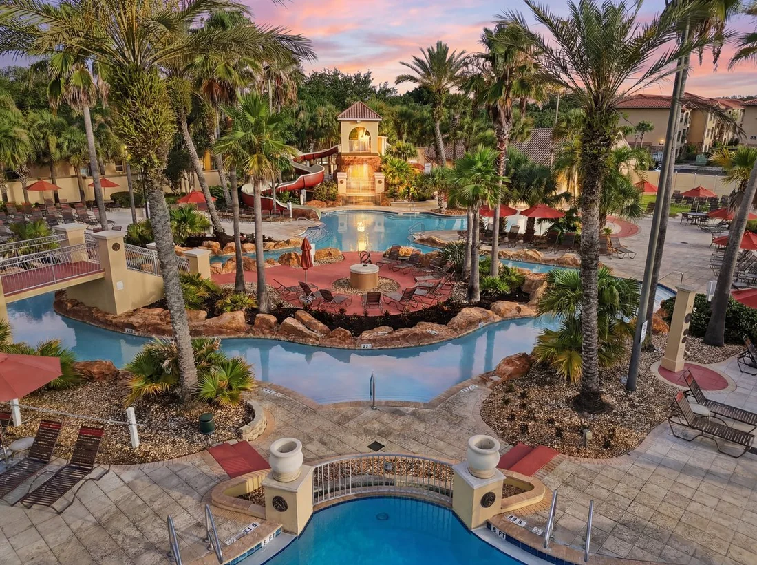 Vacation rental pool and spa professionally photographed in Central Florida.