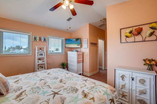 Bedroom 2 - King Bed