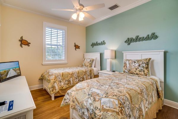 Bedroom 4 - 2 Twin Beds