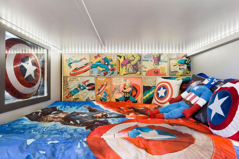 Hangout in the bottom bunk