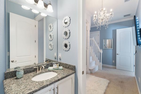 En-suite bathroom with walk in shower