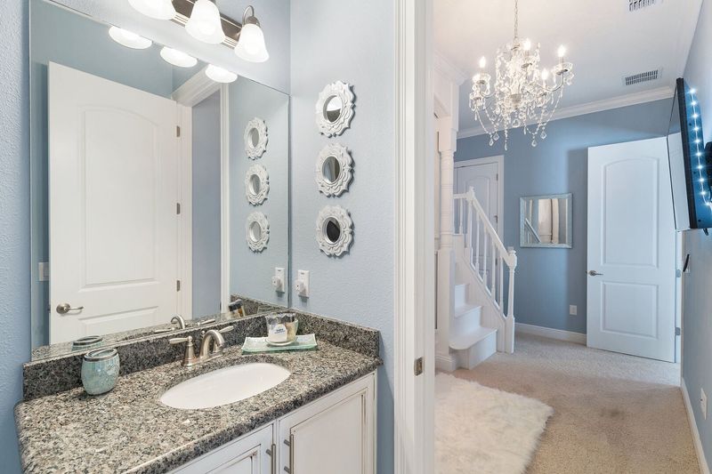 En-suite bathroom with walk in shower