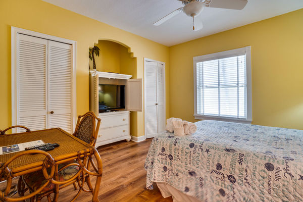 Bedroom 3 - Queen Bed