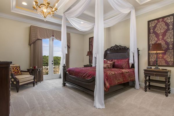 Your trip around the world continues onto the Mumbai Suite with a luxurious king bed on the second floor