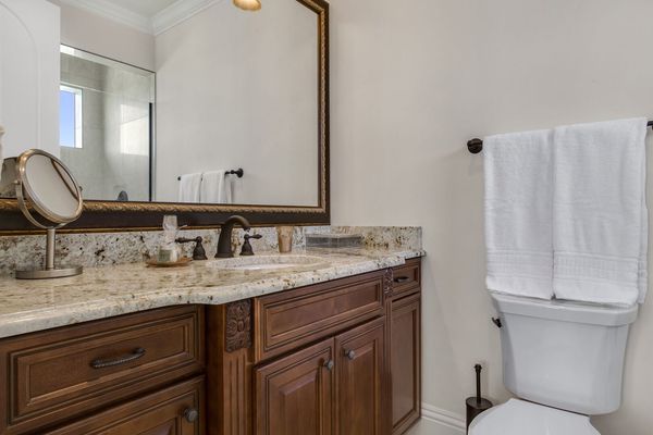 Private en-suite bathroom in the Dubai Suite