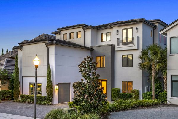 This gorgeous luxury villa is located in Reunion Resort