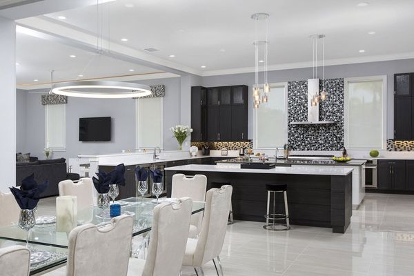 This kitchen and dining room layout is perfect for the family vacation