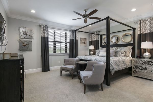 Master Suite 8 features a beautiful king size bed with en-suite bathroom