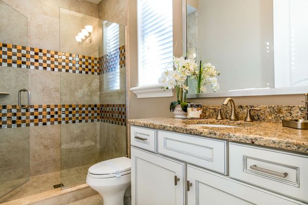 En-suite bathroom with a walk-in shower