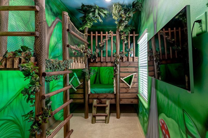 Get a great night's sleep in the treehouse bedroom