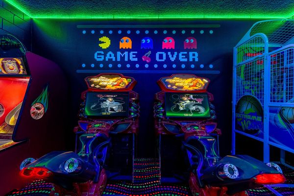 Race on The Fast & The Furious Super Bikes