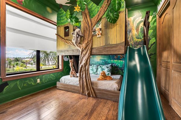 let the imagination go wild in this customized tree house bedroom