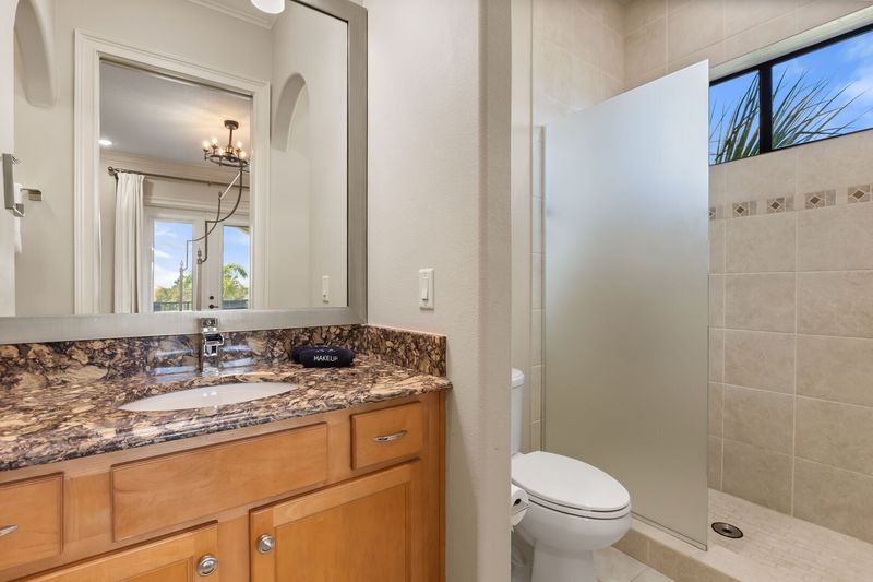 Private en-suite bathroom for the fourth master bedroom