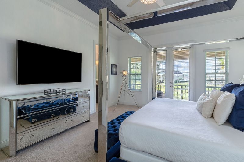Features a SMART TV and access to the balcony