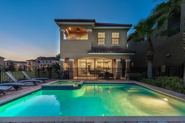 Relax by the pool in our comfortable pool seating and enjoy the mazing views