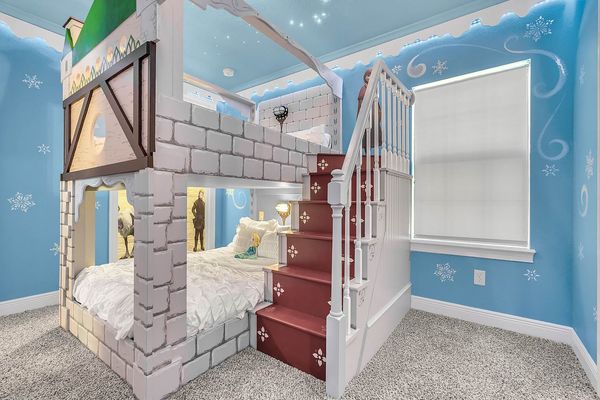 Little ones will feel like they are in Arendelle in this custom bedroom