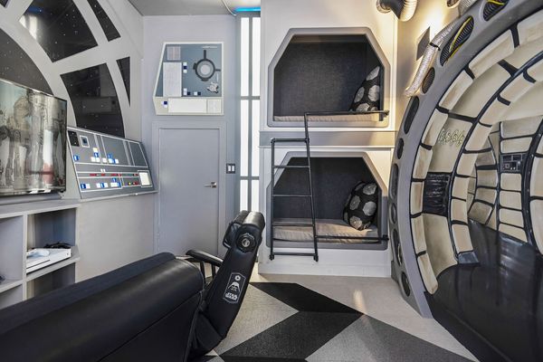 With plenty of areas to hang out and play all day