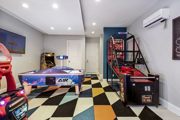 Shoot some hoops with the basketball arcade game