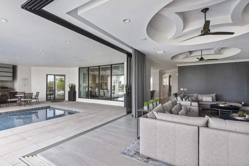 The open area concept makes it the perfect place for family gatherings
DISCLAIMER: the patio doors cannot remain open.