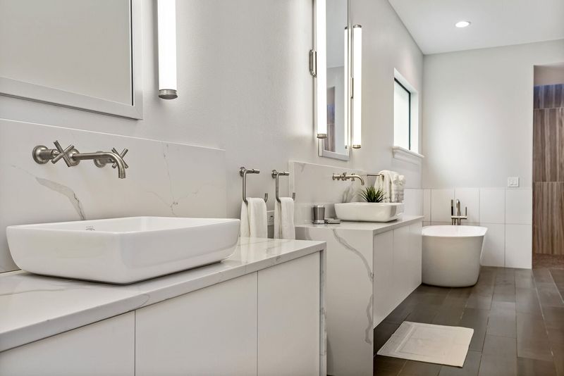 The lavish ensuite bathroom