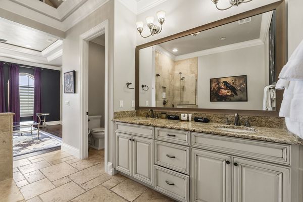 The ensuite bathroom