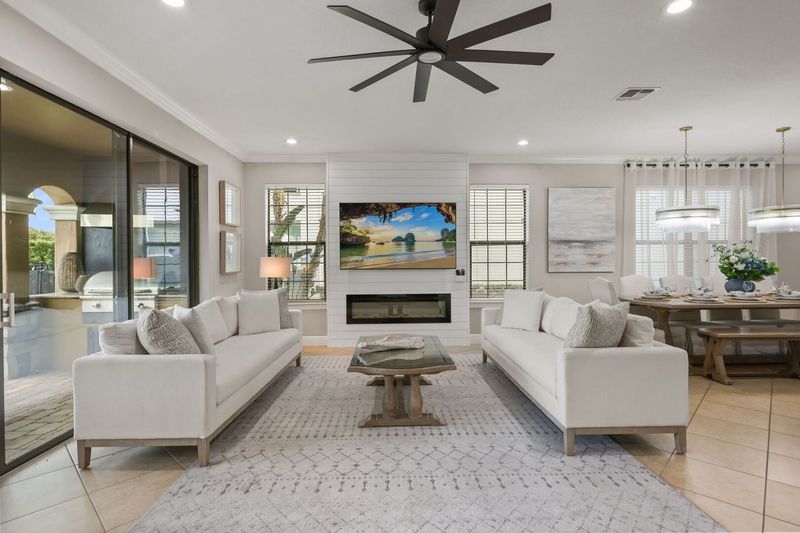 Plenty of space to relax and enjoy family time in a luxuriously decorated living space.