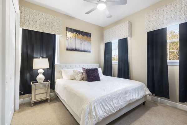 Luxurious upstairs Queen bedroom