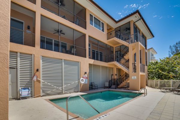 Community Beachfront Pool