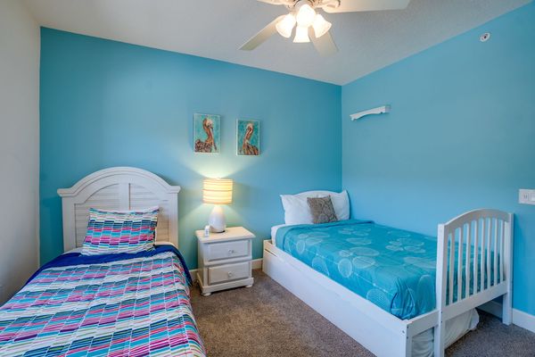 Bedroom 2 - 2 Twin Beds