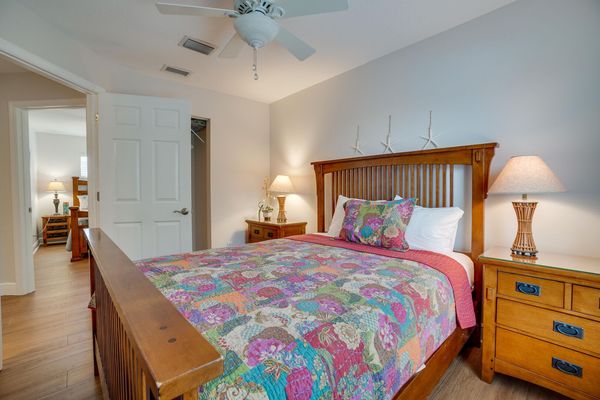 Bedroom 3 - Queen Bed