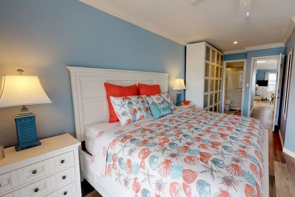 Primary Bedroom - King Bed