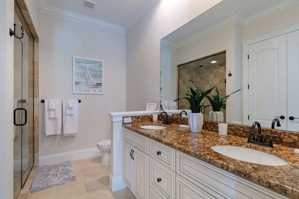 Ensuite bathroom