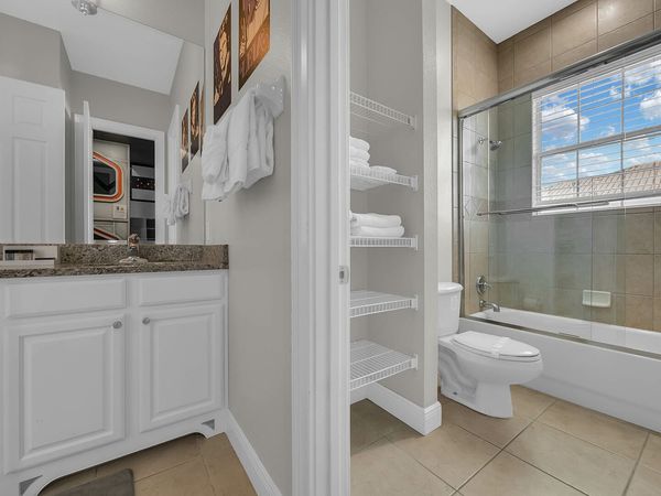 Shower/tub combination and plenty of storage