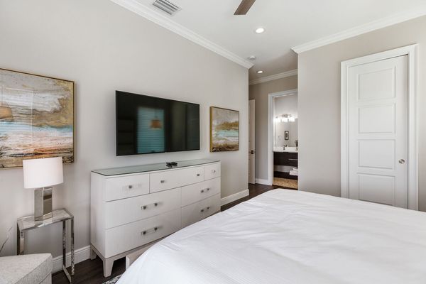 Plenty of dresser space for you to unpack in