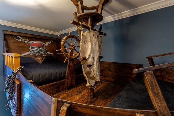 Climb up to the crow's nest and search for buried treasure