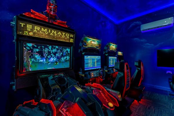 Team up with a friend on the Terminator arcade
