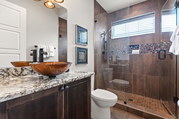 The English Pub has its own bathroom