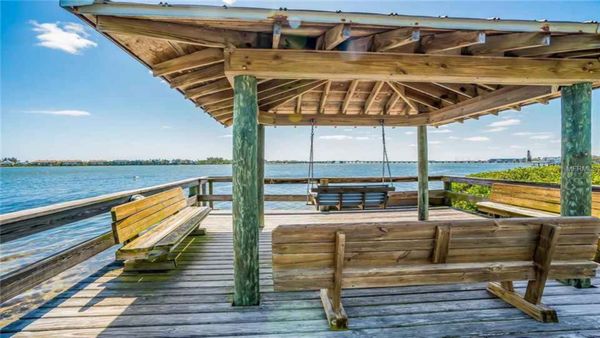 Bay Viewing Dock
