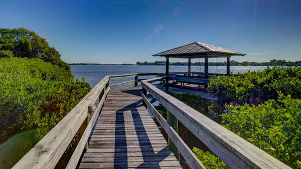 Bay Viewing Dock