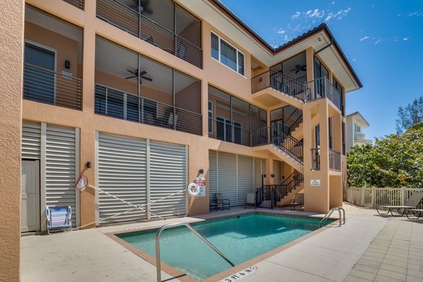 Community Beachfront Pool